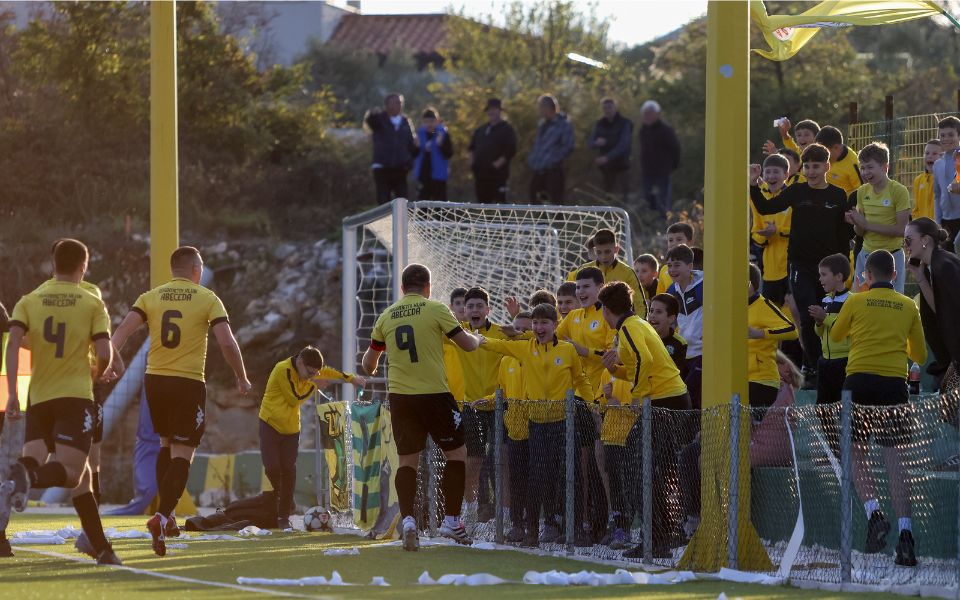 1. ŽNL Stipe Vujević ušao, zabio dva gola i razgalio navijače žutih